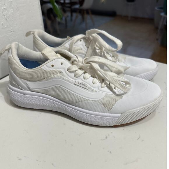 Unisex Vans Ultra Range Exo In White, Size US6.5W/ 5.0M, Like New - Picture 1 of 7